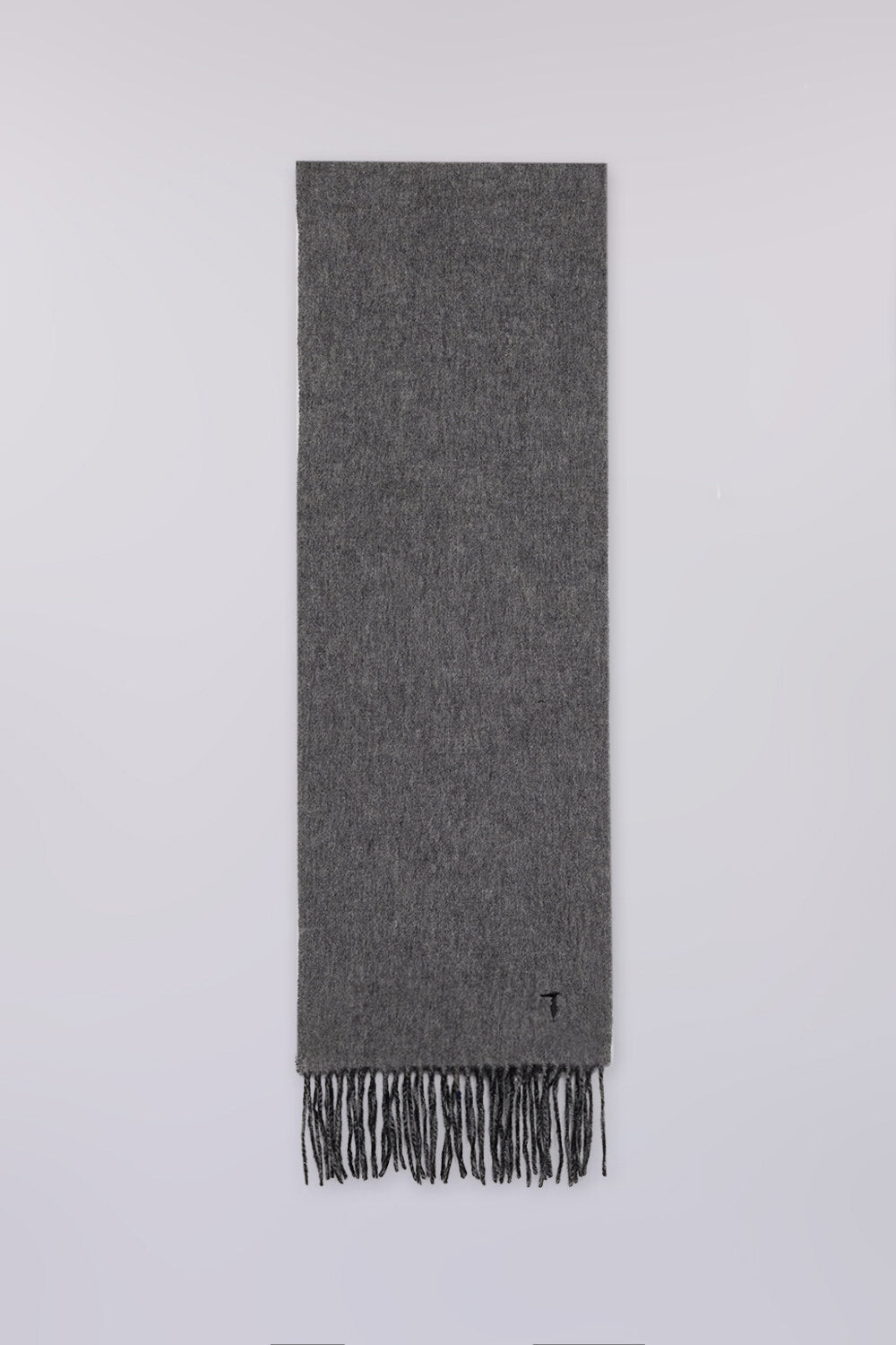 Sciarpa in pura lana con frange 1|a0a91953856a9dc0c6603619df11ffc6792ebbfe9c67752d4d4efedc4543fdbc