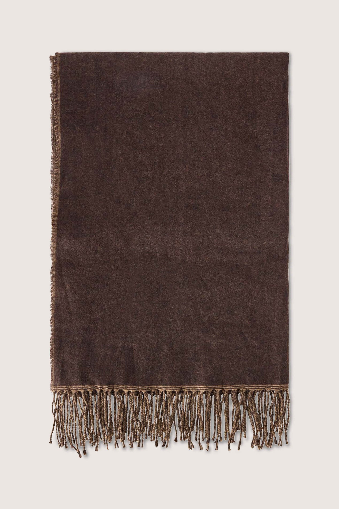 Stola con frange in misto lana 1|d7dd2bdcc12db4f6066db5d1e82b6146b11282bfff3a57d6f71e504538c0bd88