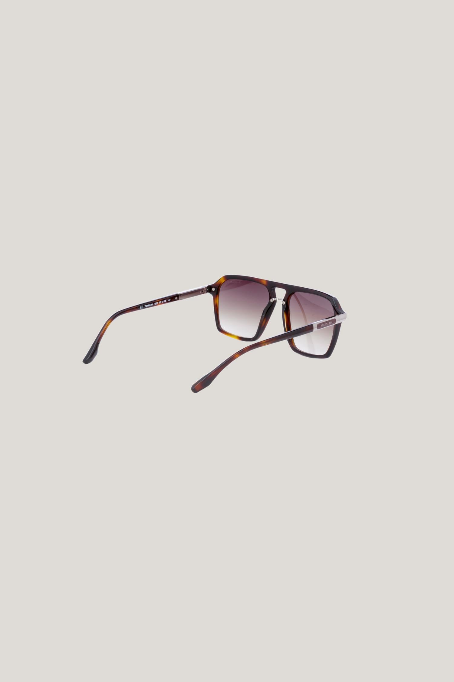 Occhiali da sole squadrati con logo 4|ebc7e172da8773f4b96a0d77d5a2590225a6410d086f0de86e2dd234d3ea25fe