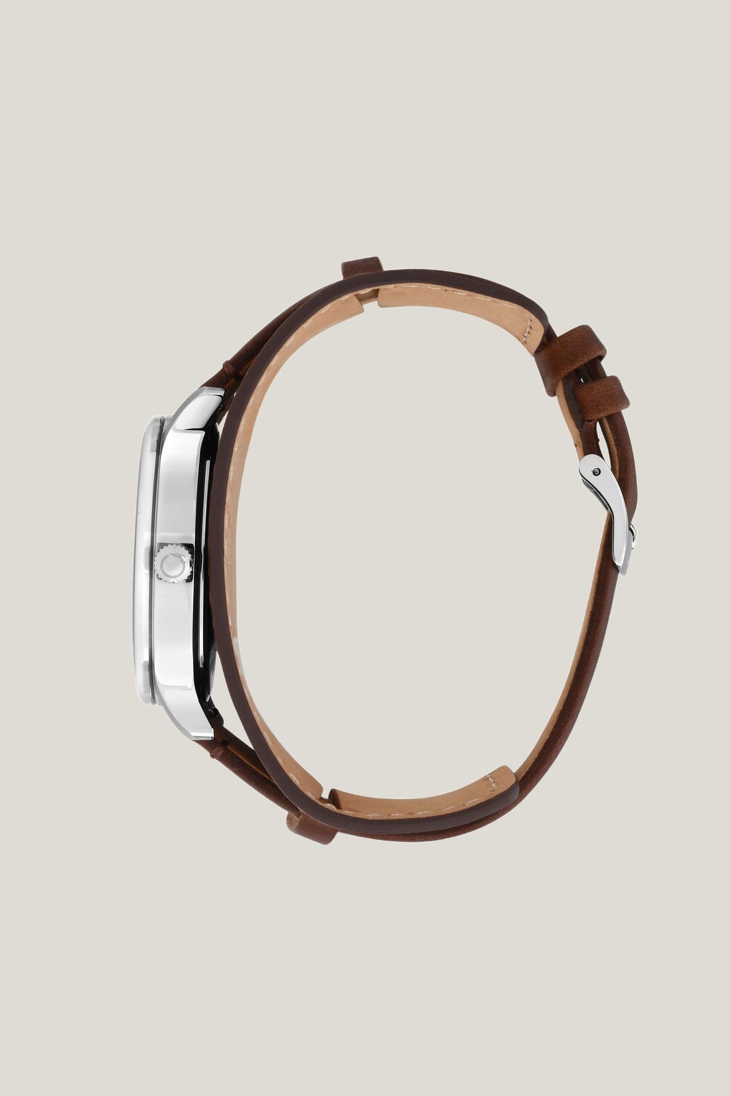 Orologio in acciaio e pelle 2|3b4e666c50827a771107f7188c93180114fa661eedfc2334603c94e01894ee7e