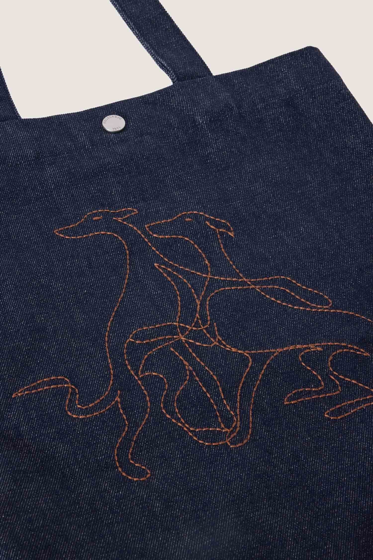 Shopper Gentle Society in denim 1|2321a776a71a35b36174e4ab06ea996231a8e19c11c22b0545bd84ce7b8e0b62