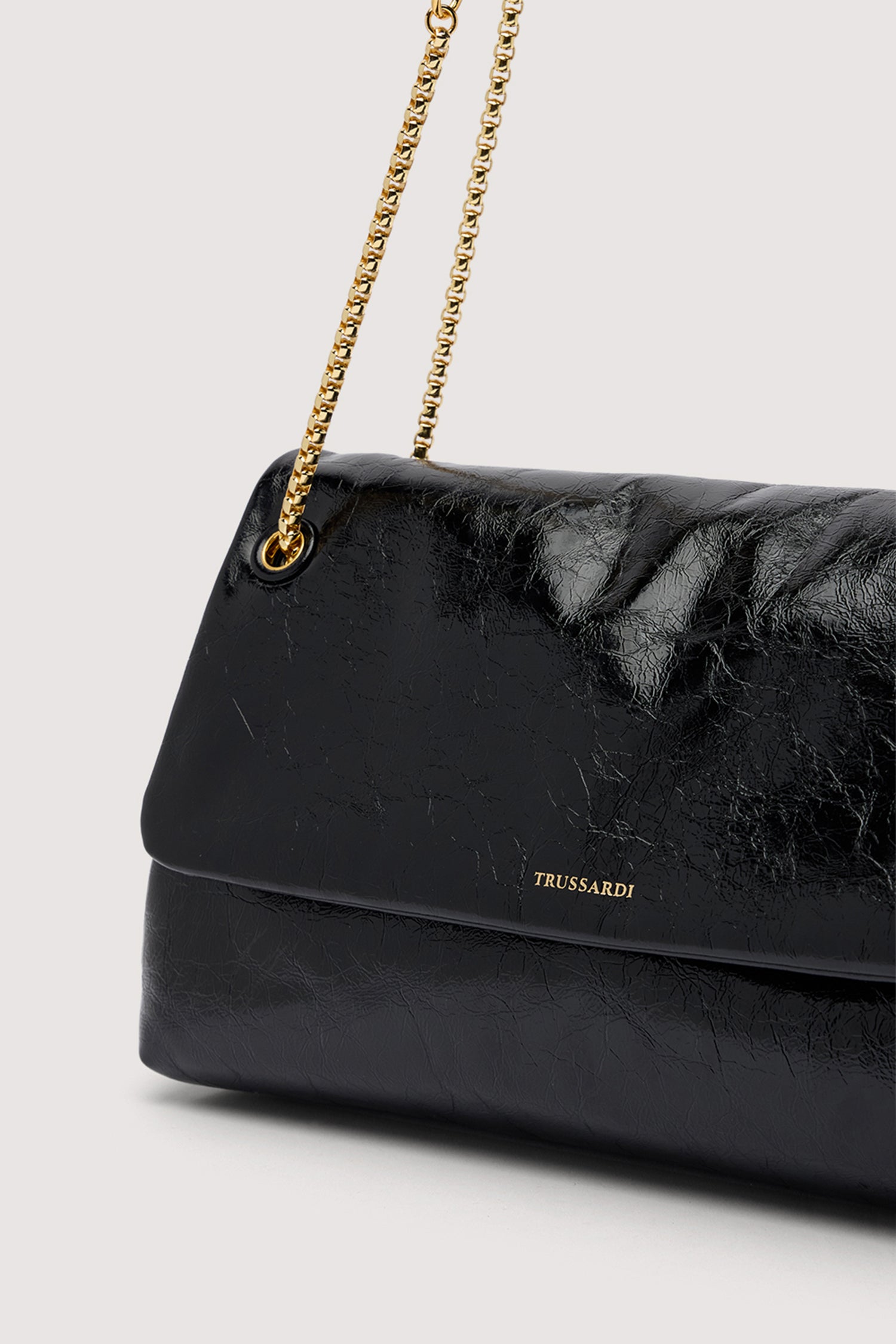 Borsa a tracolla Orbita media con catena in pelle cracklé 3|b1607a03497731e133b5abdb6eb1b4767c6bc55327cbe7be3687c4039b90d6d2