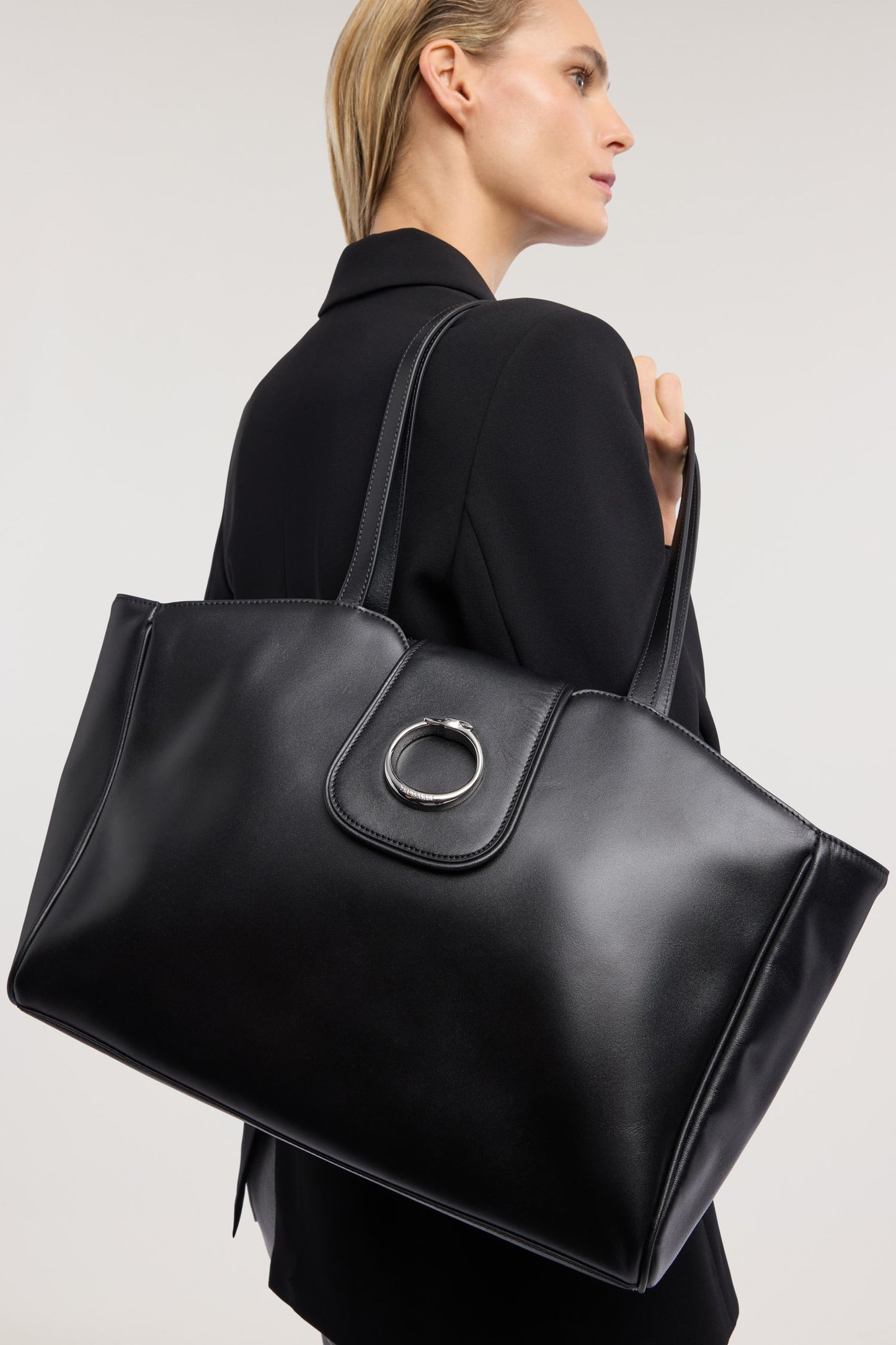 Borsa shopper IGGY in pelle 2|87681cd23f965442cddffb4022a9ca95bb944187d23c1d10ff602461b4a57383