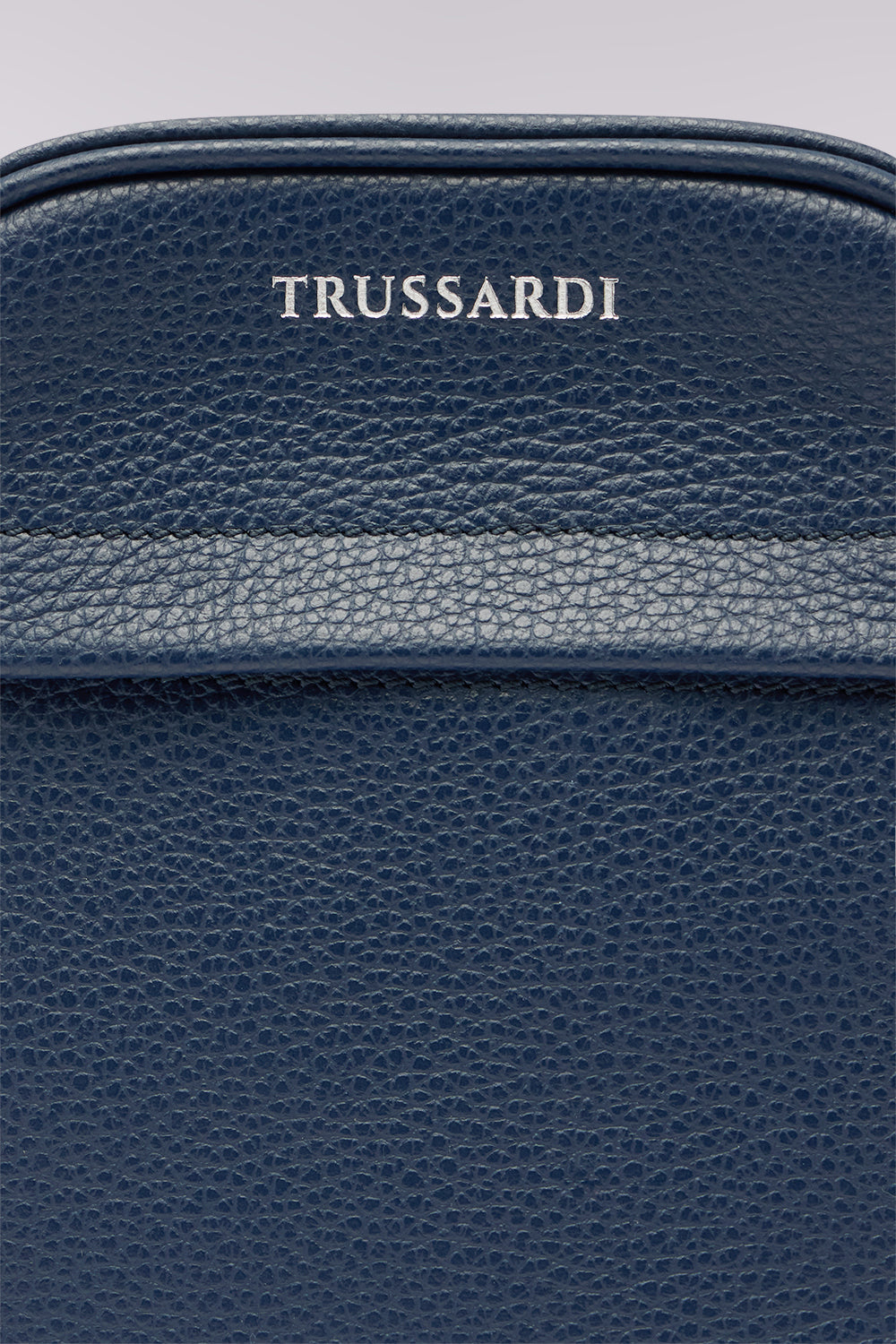 Borsa reporter piccola Office in pelle martellata 3|e61753c08f66d182cc6dbdf41c938456cc105e6ad4e3dde856ce261c43f07371