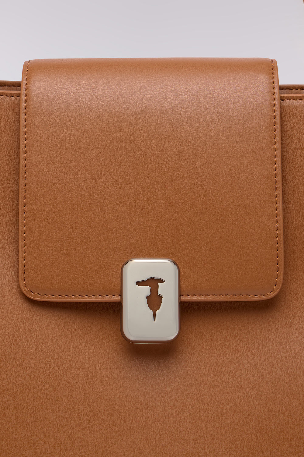 Borsa shopping Cameo in pelle 3|498b9883e720f46df8b76dbbc7e567f061cc006c7318c6fbdcf874bd0f3d089c