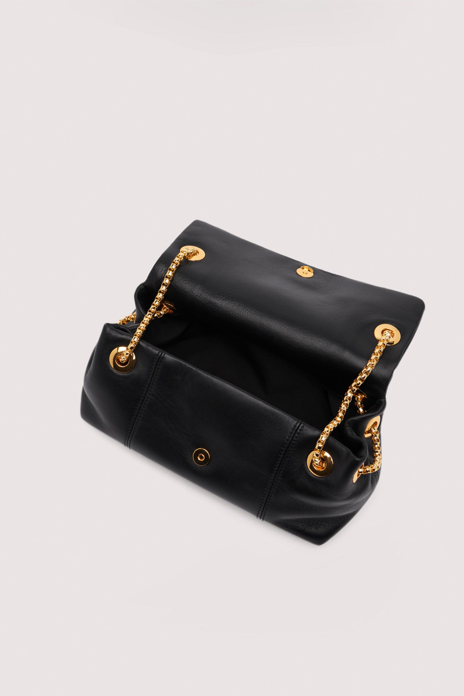 Borsa a tracolla Orbita mini con catena in nappa 3|ff01d817396a9472864bddba4b9c600d16869a3766e69b4f658a93998a9609db