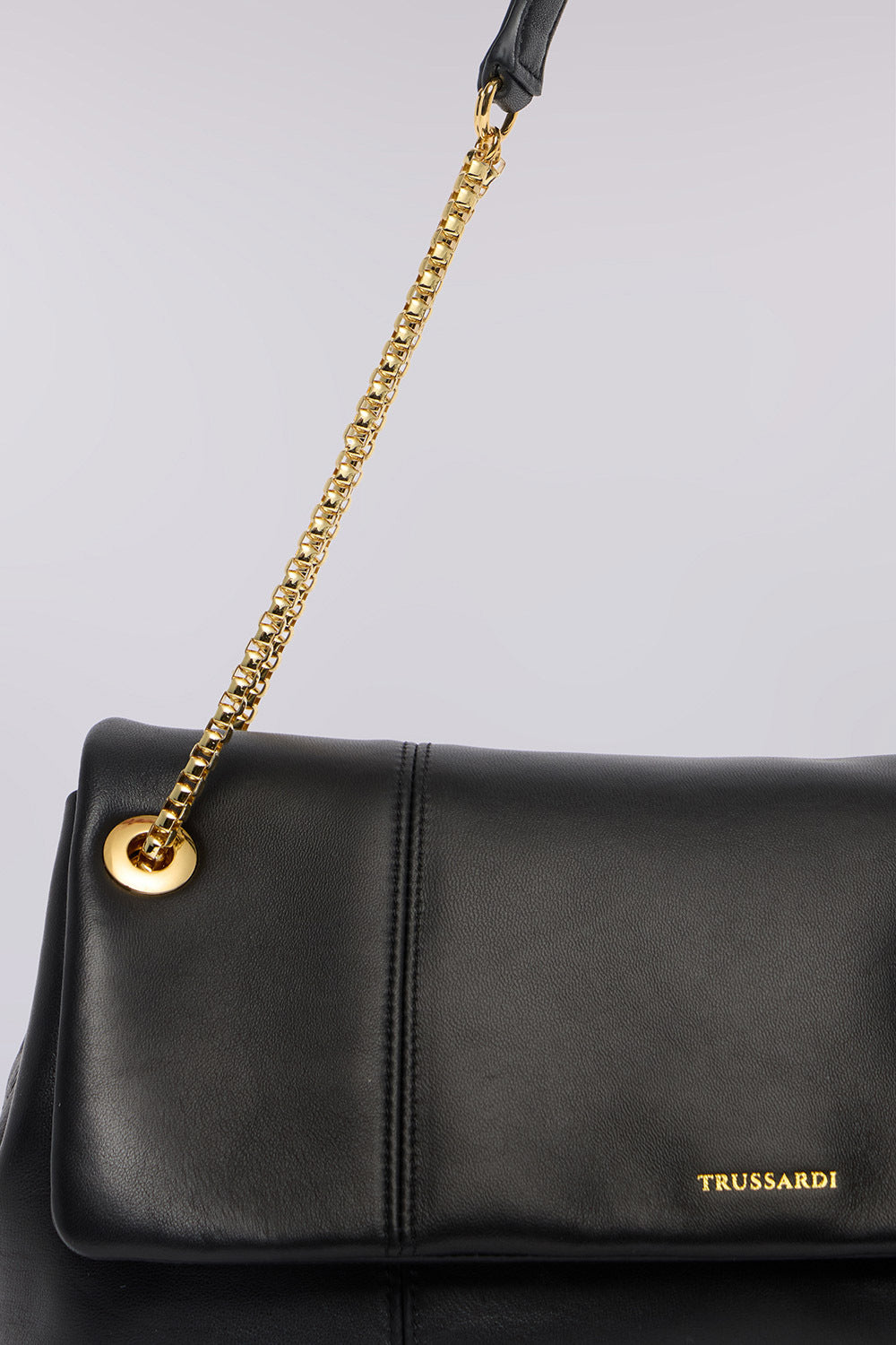 Borsa a tracolla Orbita media in nappa con catena 3|16031b057131f3115a5491cb65e73f62b7d0ebec6c52760a73fdcf14366f6da2