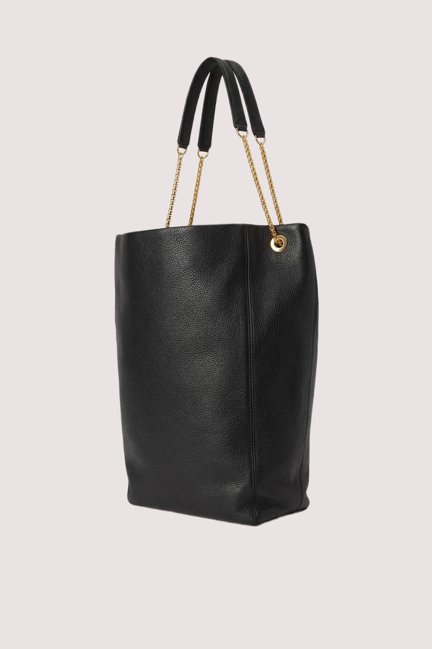 Borsa Orbita a spalla con catena in nappa 4|380fc26b658d3ed1b4dfd22c8a055b616c836da392c0943f93979403ff8414c0