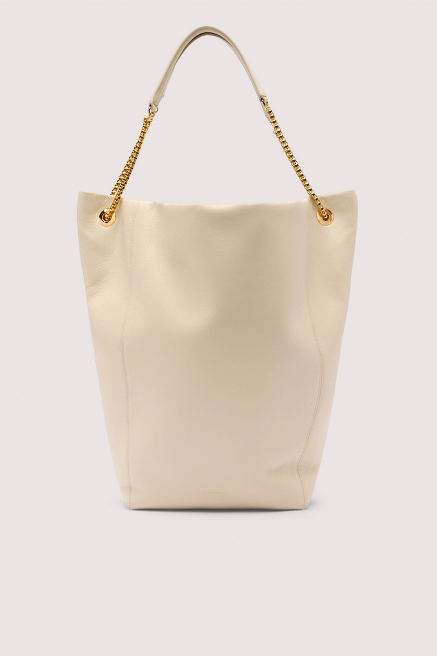 Borsa Orbita a spalla con catena in nappa 1|e833e82cc4cf190682410aae6fb61b9e8f68ce4c07ad8d88ca938dc7e3f64190