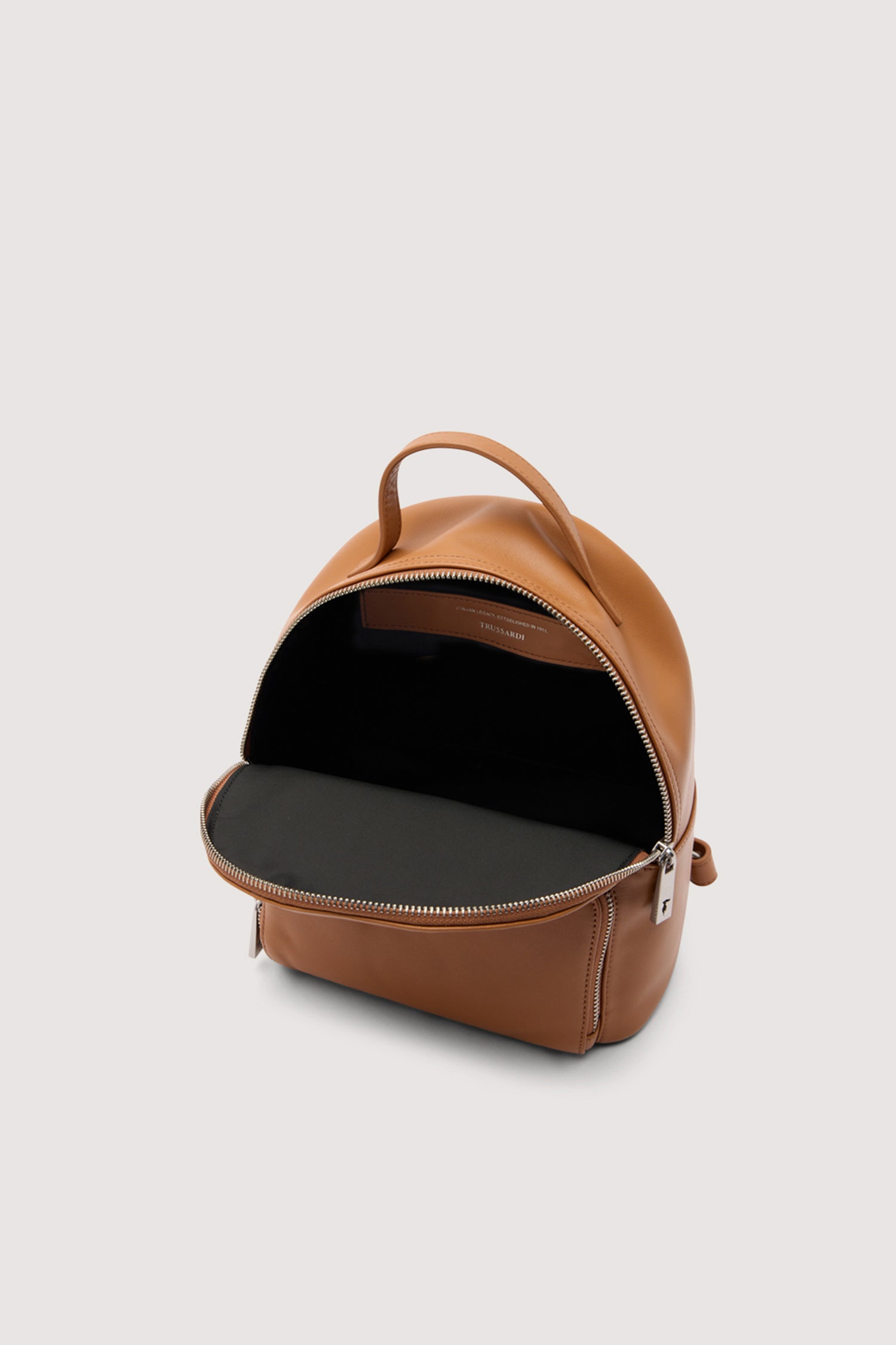 Zaino Society small in vitello 2|e9aa1fe620e26a21dc39e8c3a5b1804aa22bb5b42f5e191f4cb2e2eb6abbcb82