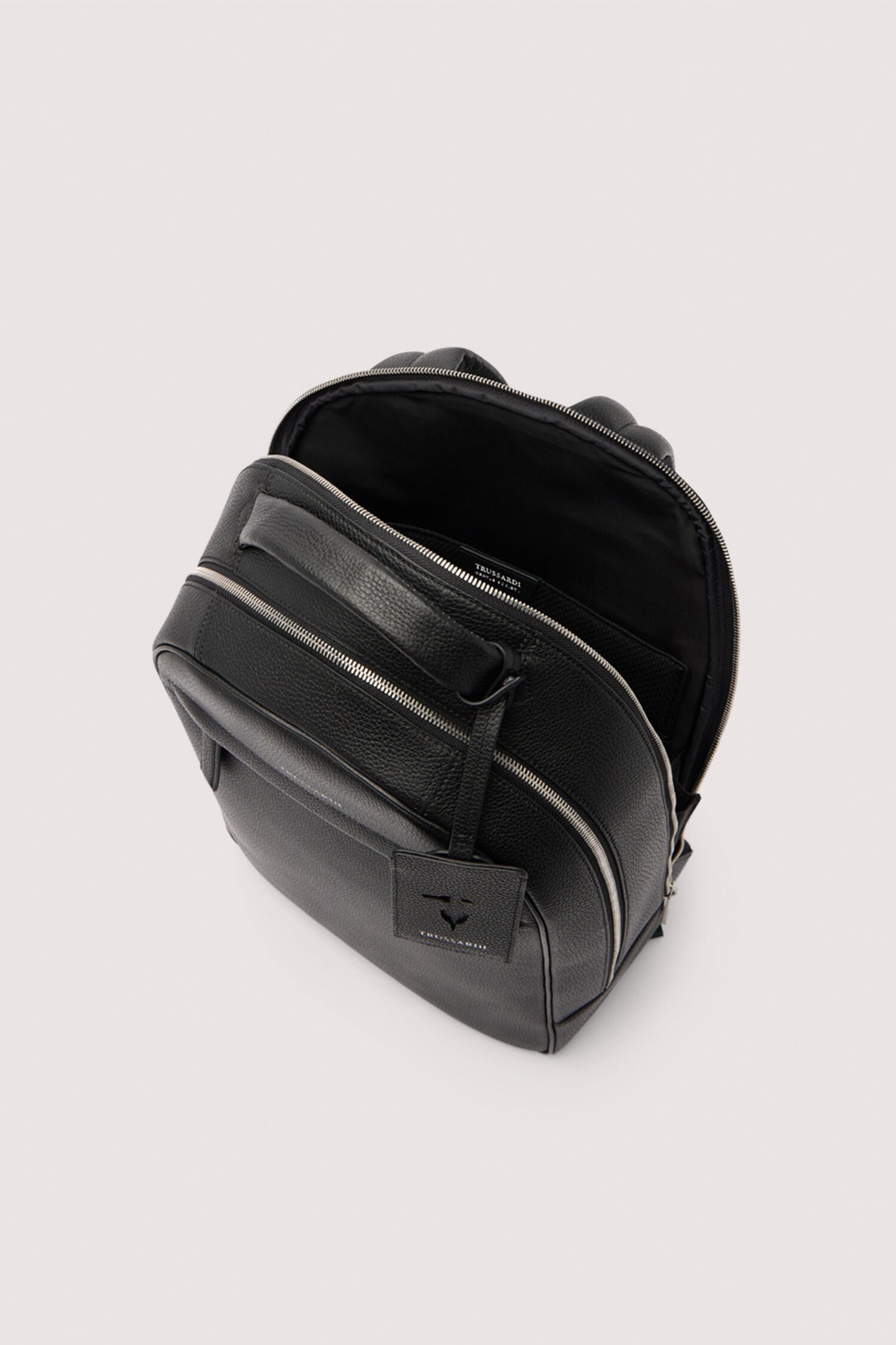 Zaino Office compatto in pelle martellata 4|d309326e802cf3e0f74d681dfed5cf522eca36298641fbb9224b3c71160f2ed7