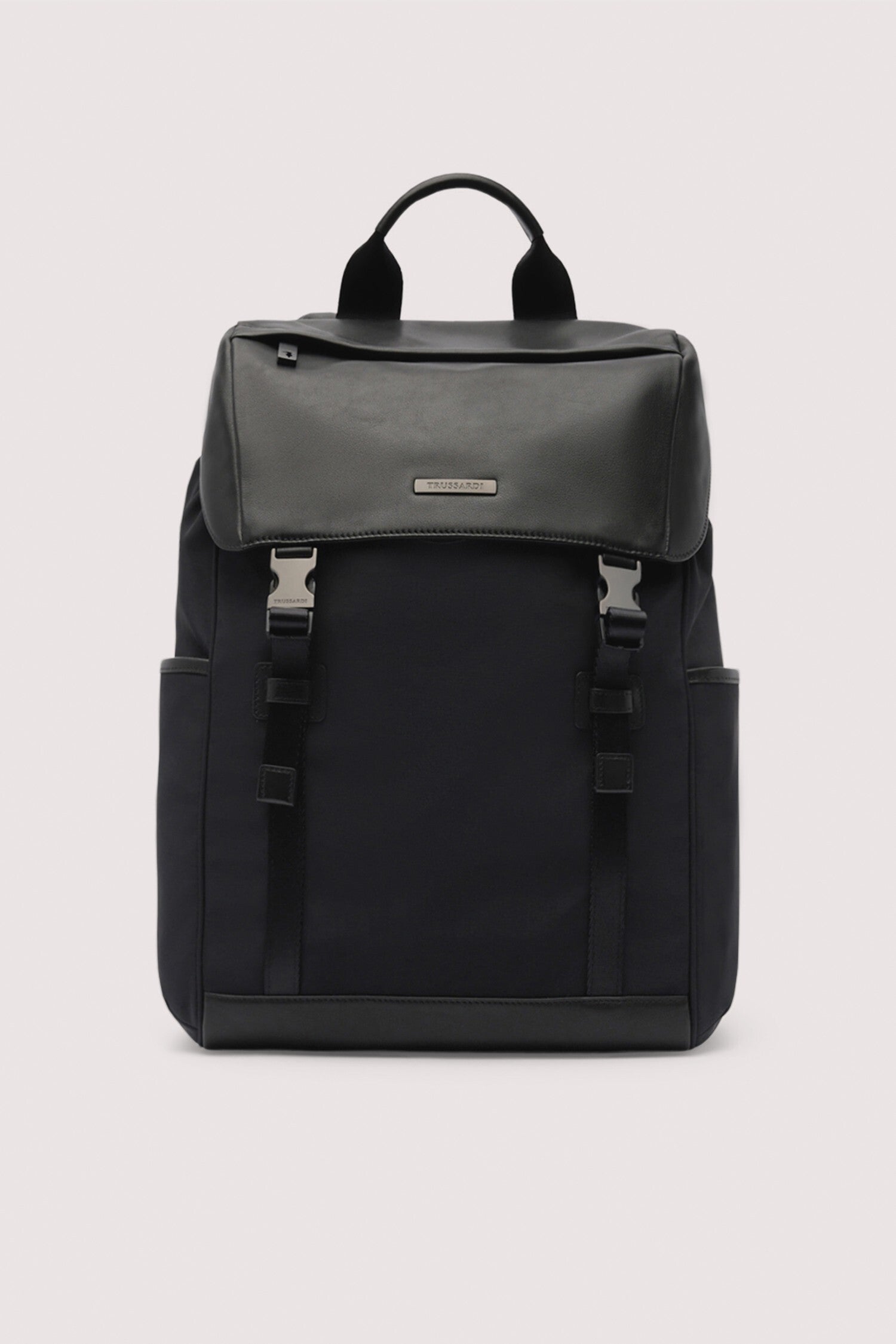 Zaino Travel in nylon e pelle 1|3556977194944b77ce4e9beb8f3bca425e3e1a5f6d2f61eceebcdd59048dbead