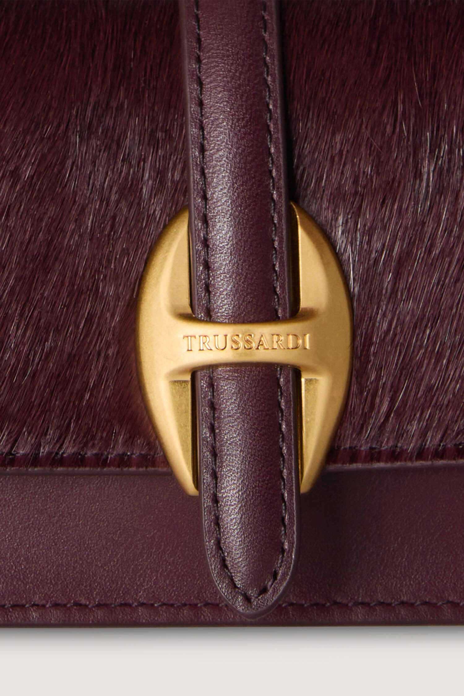 Borsa a tracolla Velaria mini in pelle 4|a4c4ccc85b683d761fe69ea701452dca5f883ce3265060e4f9a92d5ca73cad8a