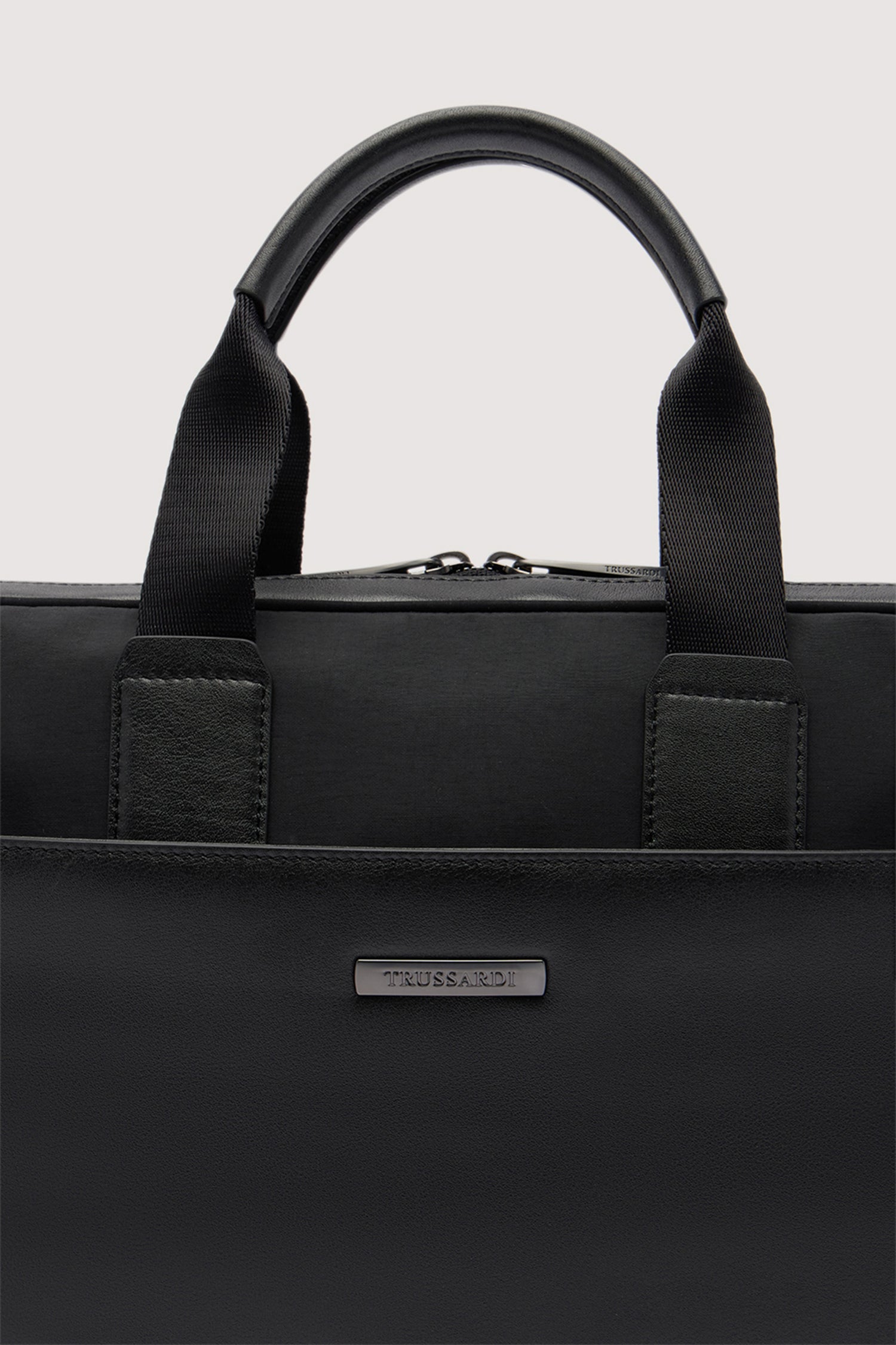 Borsa portadocumenti Travel in nylon e pelle 8|a186f0b1983695890734de70877081863a70da4c77819022001413ab40669cac