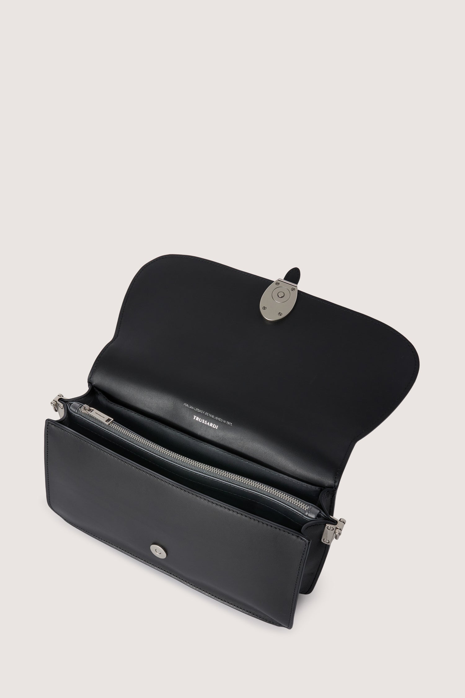 Borsa a spalla Velaria media in pelle 1|3663760903383bd557e869659e7877b03ba656bafad2e5d9e325225b19e05328