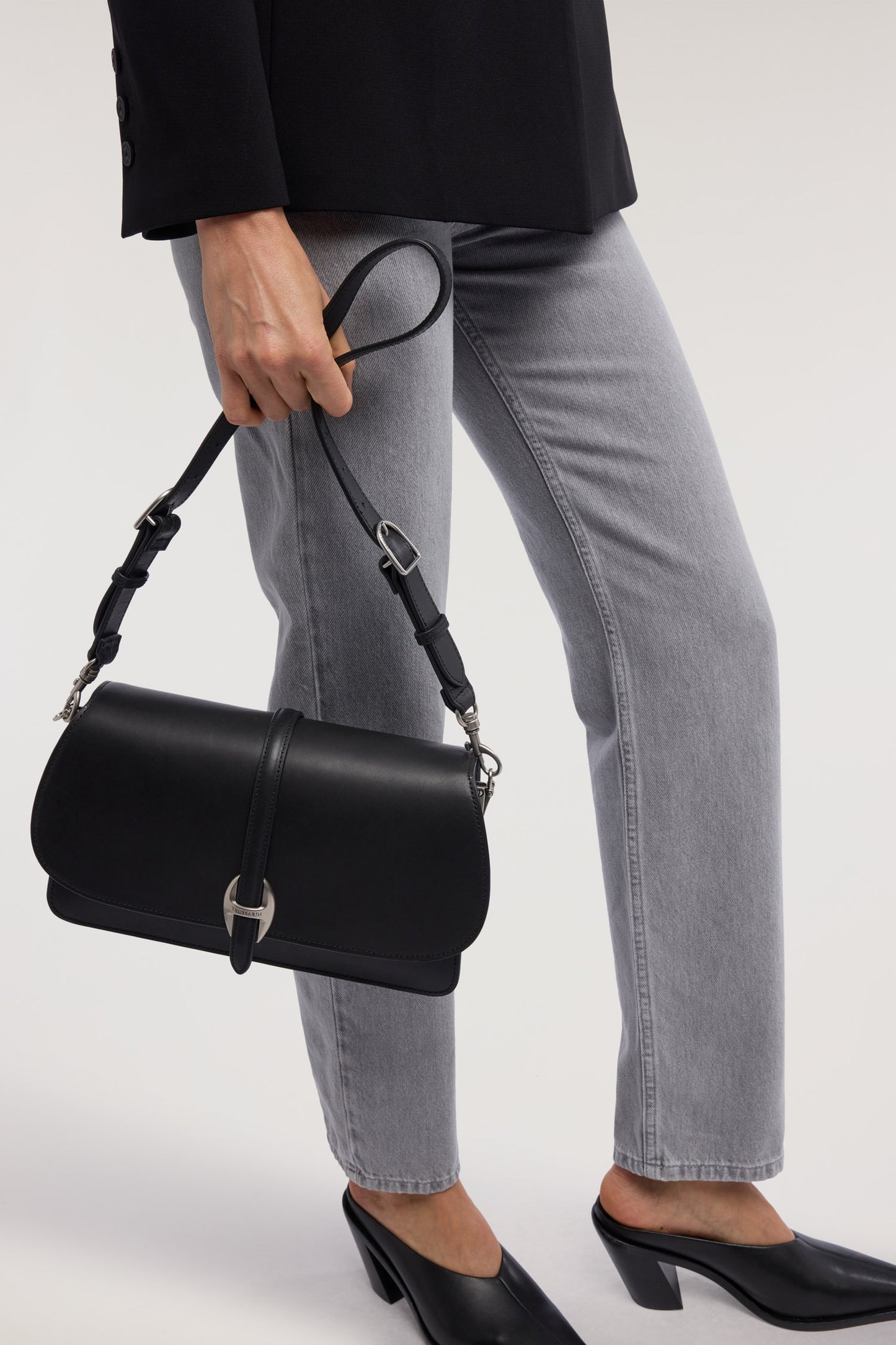 Borsa a spalla Velaria media in pelle 2|aa867d07405bd2d8639113a5bf4e08f3fc4822a56d3e0c0fde16ec1298cc5f70
