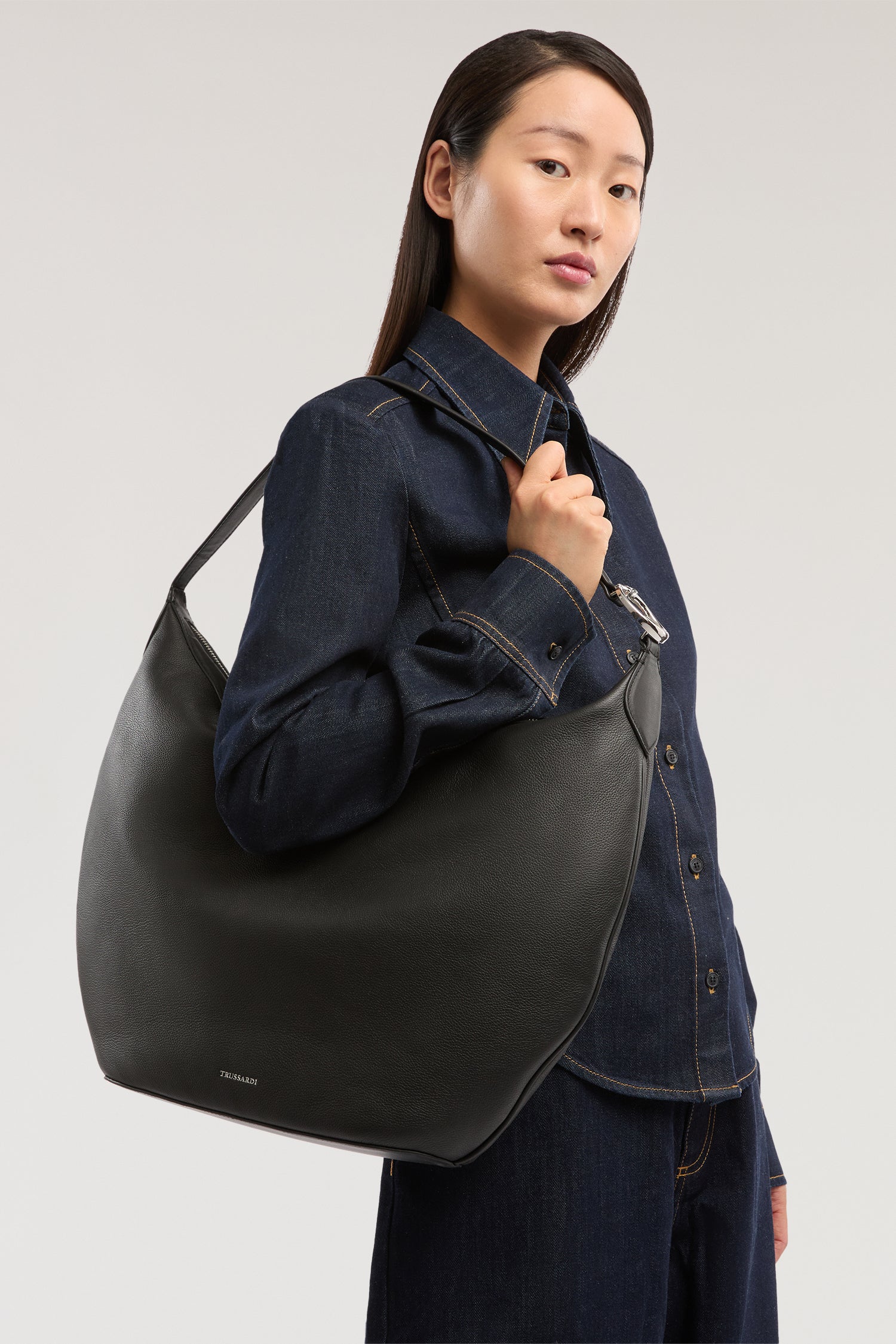Borsa hobo Whippet in pelle martellata 5|7ec09a5998de741b1923b7c621eb6fdab3f231f9a6861b11e608c45b0eb34bbb